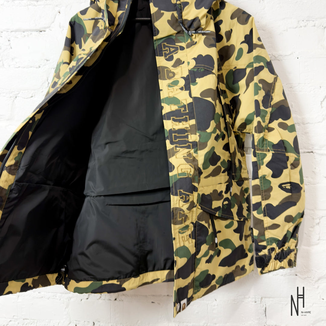 BAPE 1st Camo Snowboard Down Jacket (FW21) Yellow N-Hype streetwear puchowa kurtka snowboardowa.