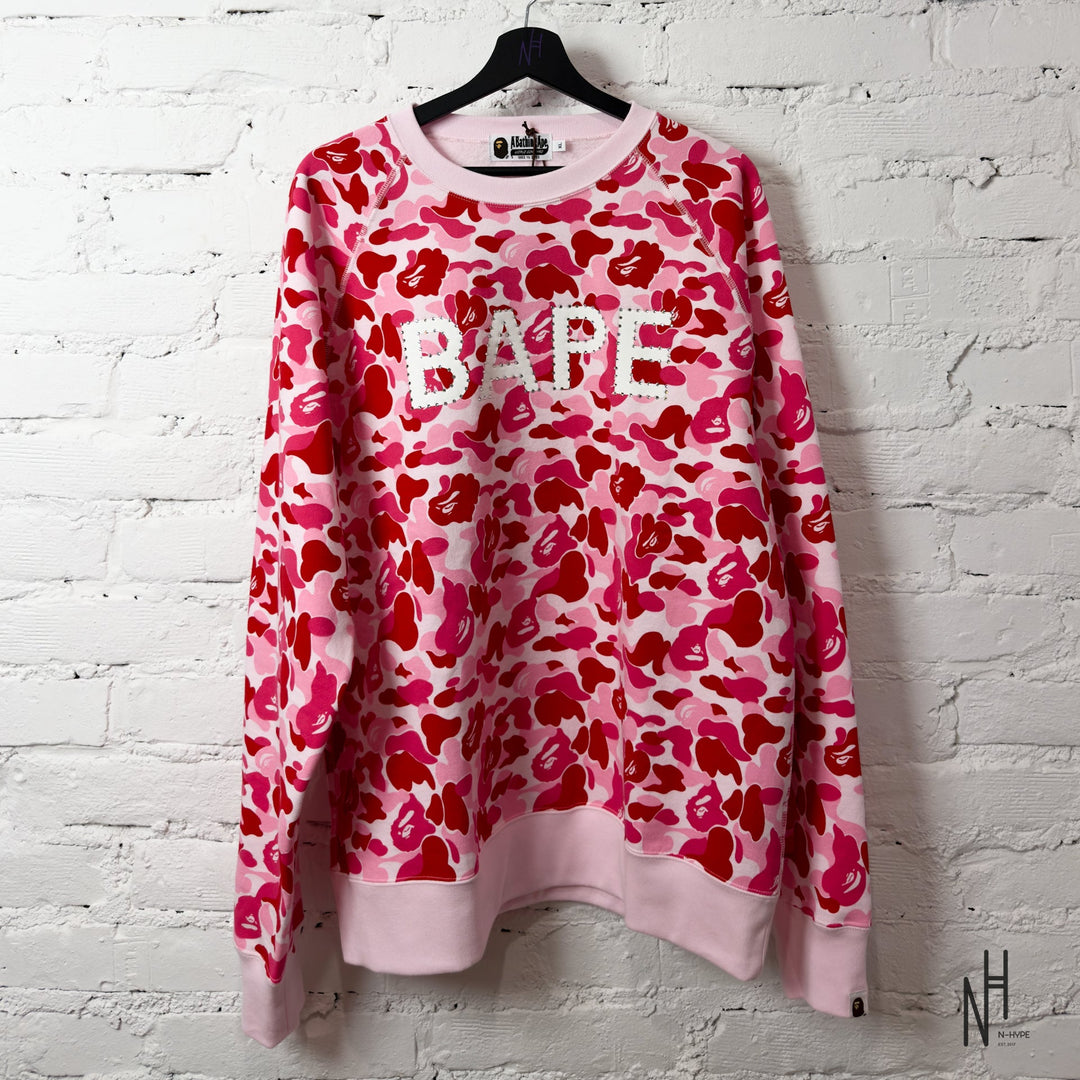 Bape ABC Camo Crystal Stone Crewneck Pink - różowa bluza z kamieniami widok  przodu
