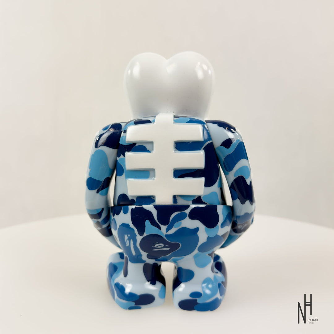 BAPE Bounty Hunter Skull-Kun Special Figure Blue figurka N-Hype streetwear Blue Skull-Kun.