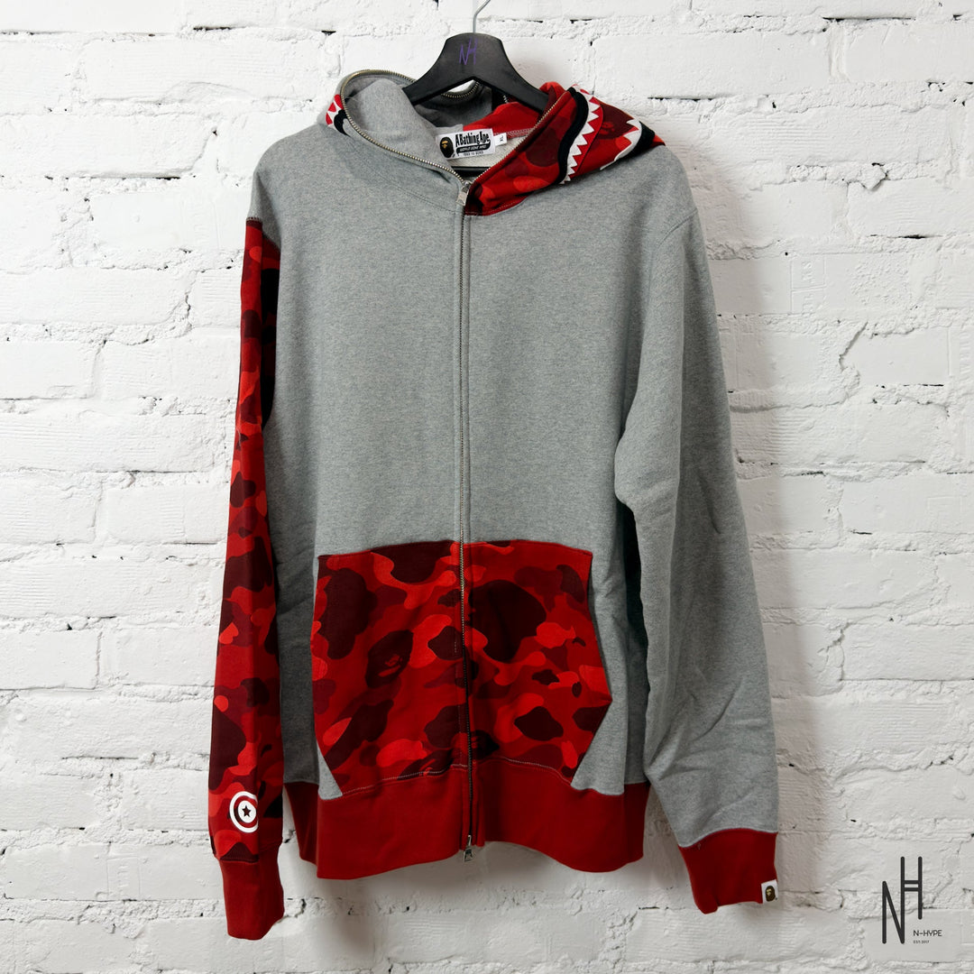 BAPE Color Camo Shark Full Zip Hoodie czerwony N-Hype iconic streetwear fashion.