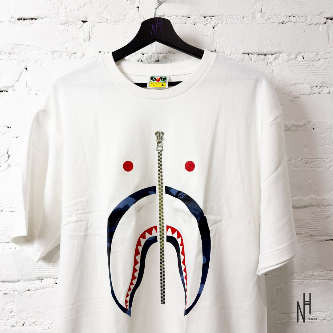 BAPE Color Camo Silver Zip Shark Tee (SS23) White/Navy koszulka męska N-Hype