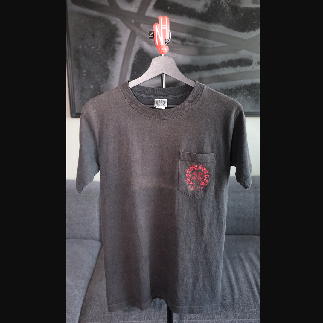 Chrome Hearts Cemetery Red Horseshoe T-shirt czerwona N-Hype.