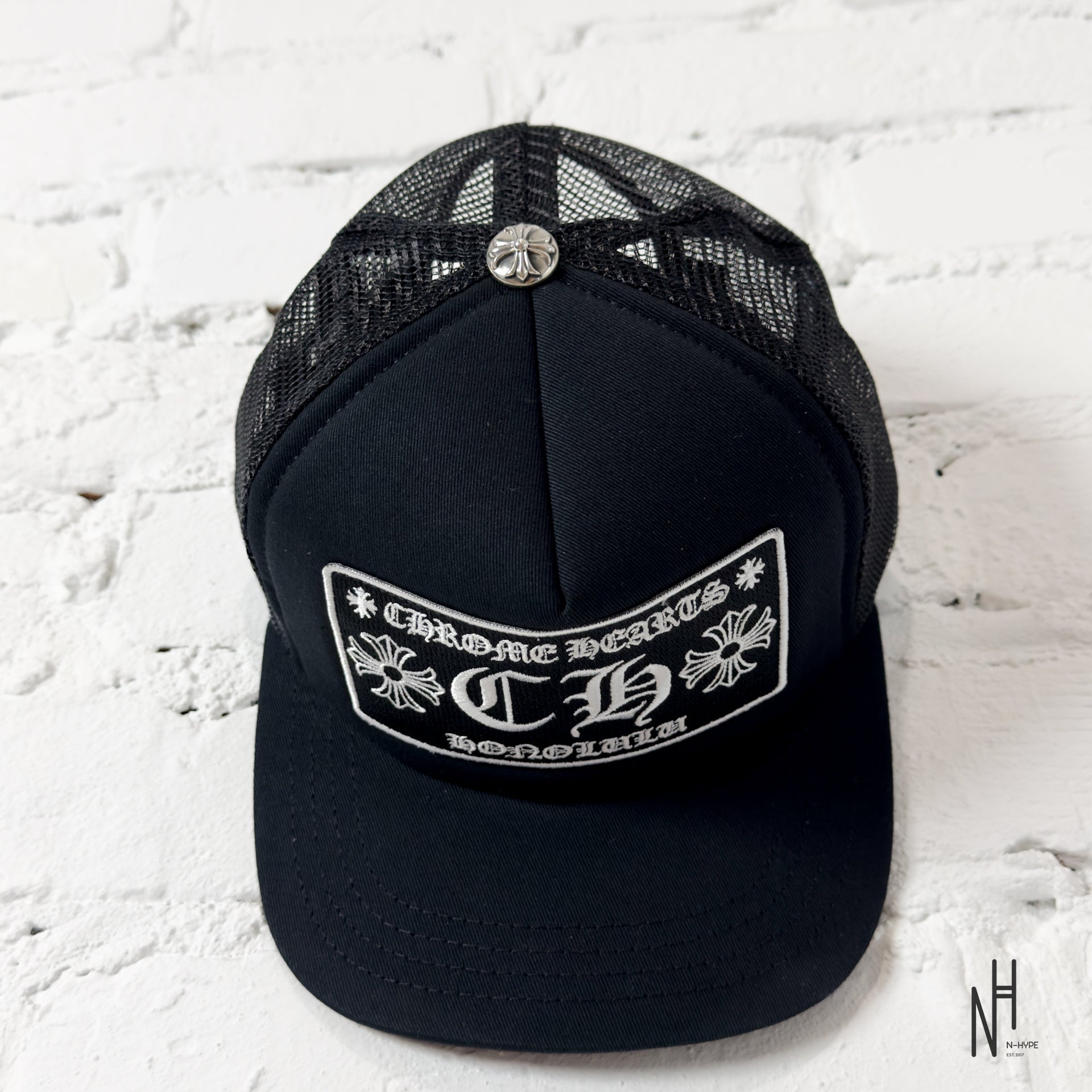 Chrome Hearts　Honolulu　Trucker Hat Cap Chrome Hearts CH Honolulu Trucker Hat Black / Black | N-Hype