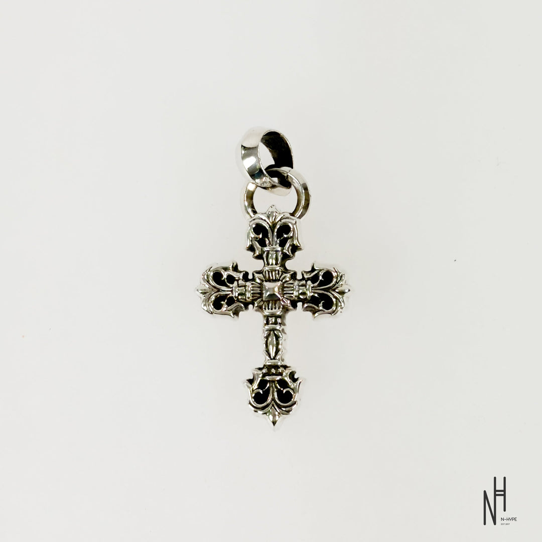 Chrome Hearts Filigree Cross Big Charm Pendant srebrny naszyjnik N-Hype