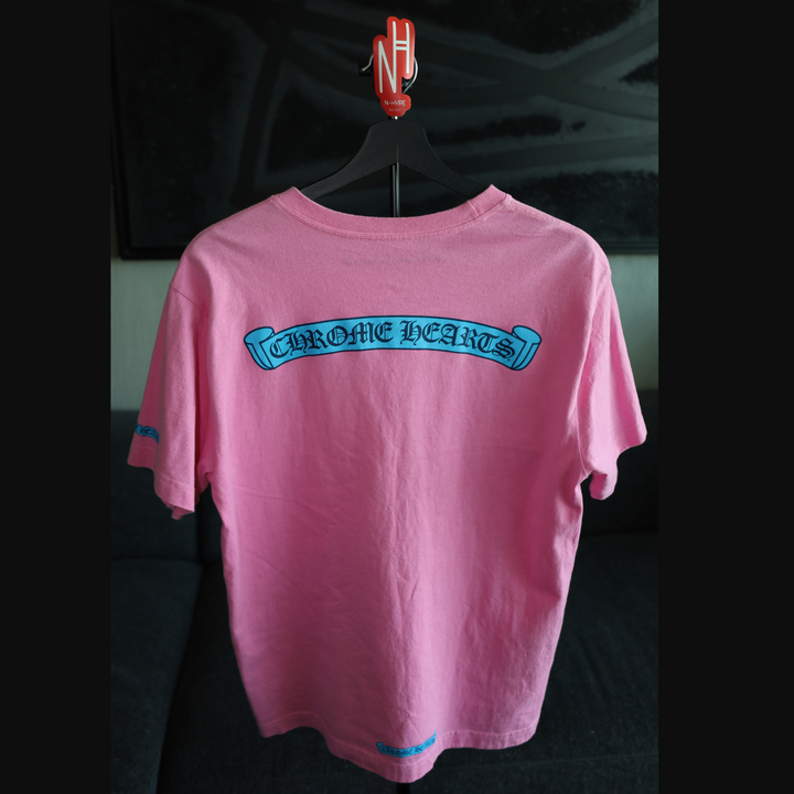 Chrome Hearts Scroll Logo Pocket Tee różowo-niebieska koszulka męska N-Hype