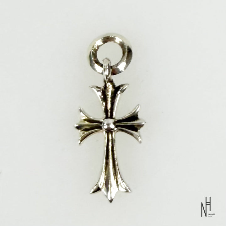 Chrome Hearts Small Cross Charm Pendant srebrny w sklepie N-Hype