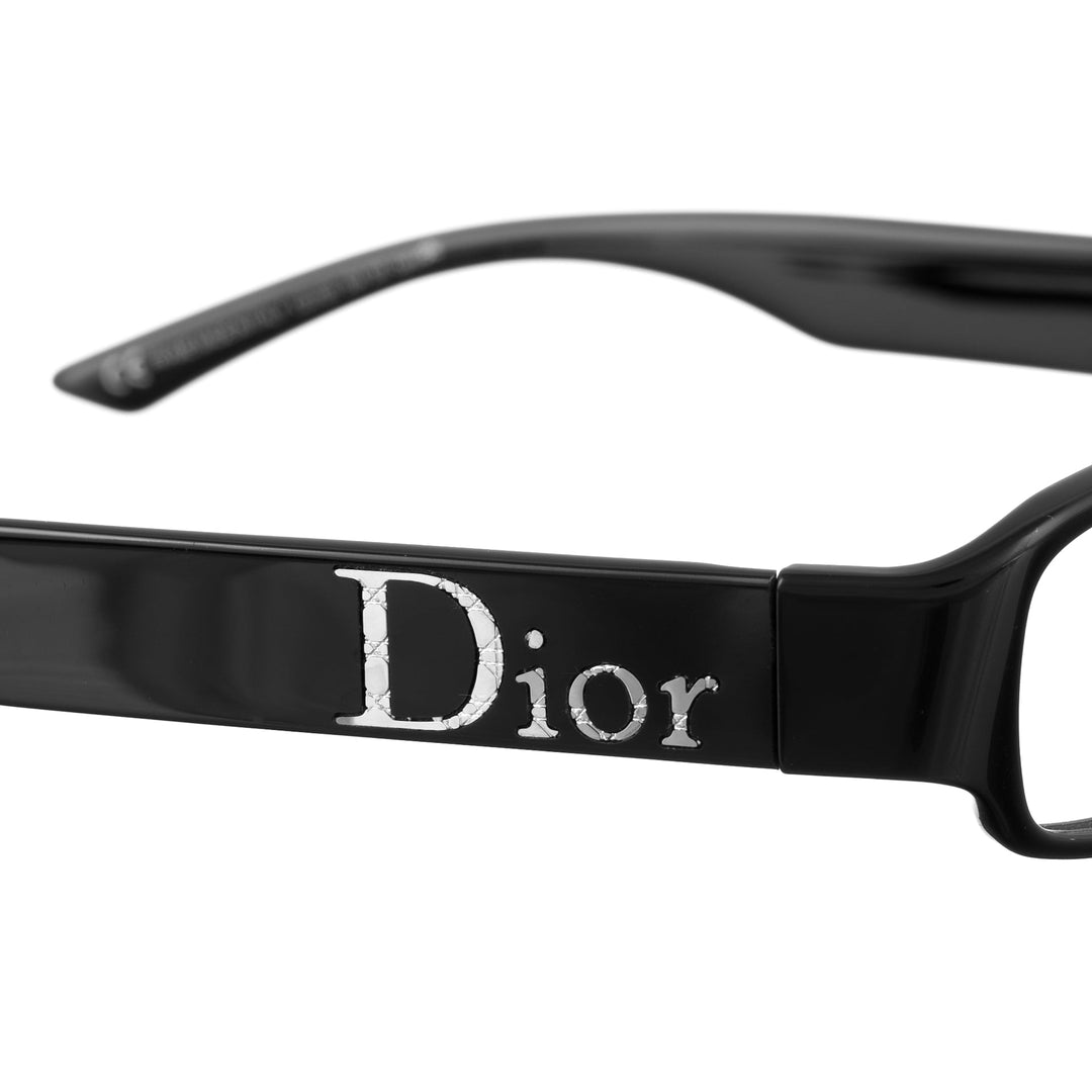 Dior 00s Black Classic detal dużego srebrnego logo na zauszniku