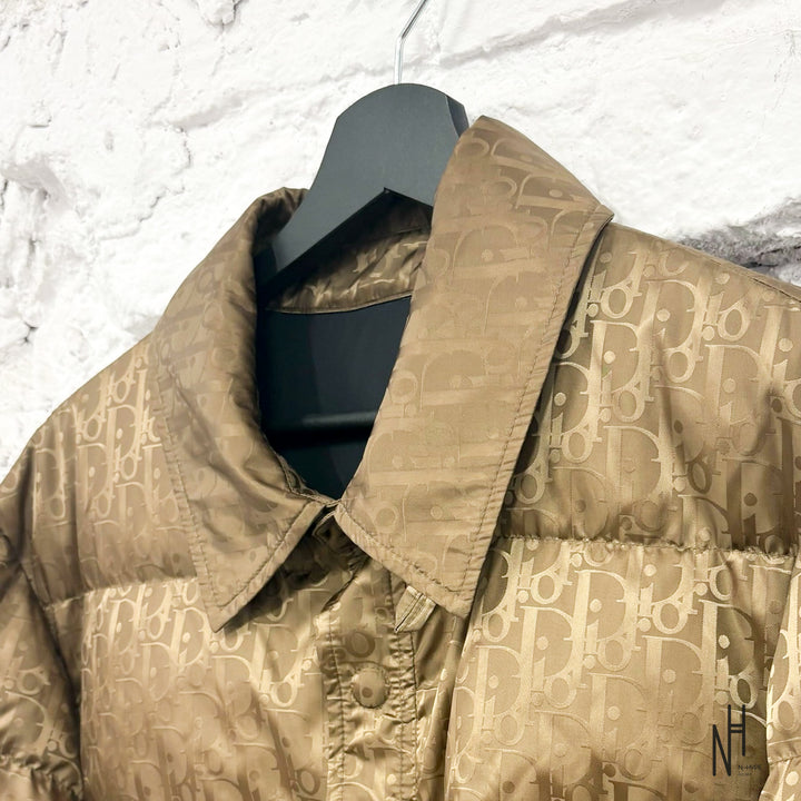 Dior Oblique Quilted Jacket Brown detal kołnierza z monogramem Oblique