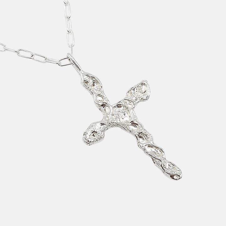 Dwa Głosy Molten Cross Necklace srebrny N-Hype dodany do koszyka.
