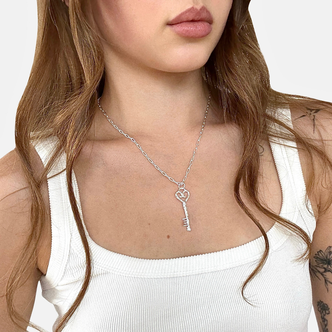 Dwa Głosy Petite Key Necklace złoty N-Hype streetwearowy naszyjnik