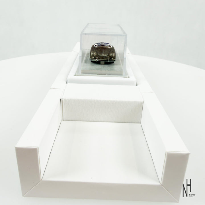 Hot Wheels x Daniel Arsham Porsche 356 “Bonsai” Speedster samochód zabawkowy biały N-Hype