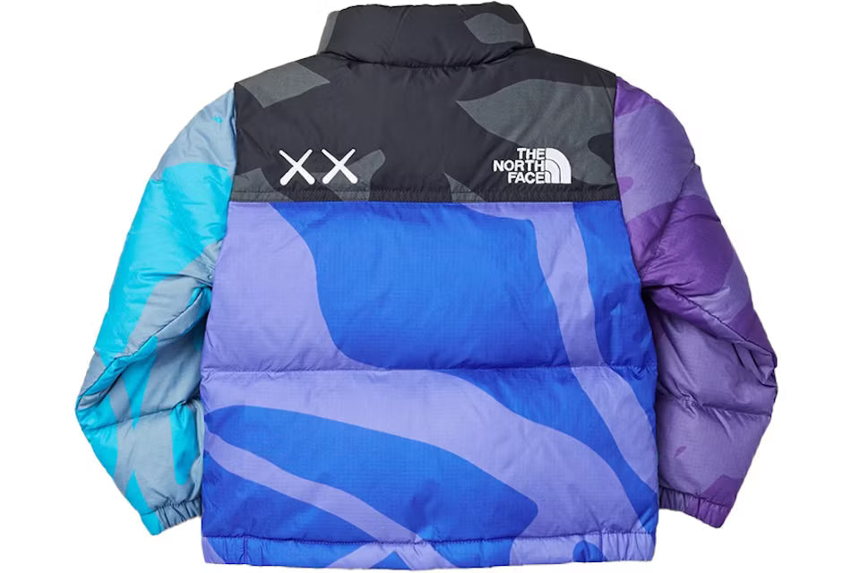KAWS x The North Face Youth Retro 1996 Nuptse Jacket Monterey Blue Nuptse Print na zdjęciu 2 w N-Hype.
