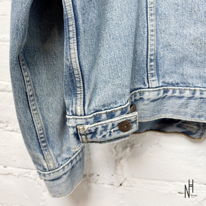 Levi’s Denim Jacket Light Wash N-Hype streetwear fashion trend iconic denim jacket.