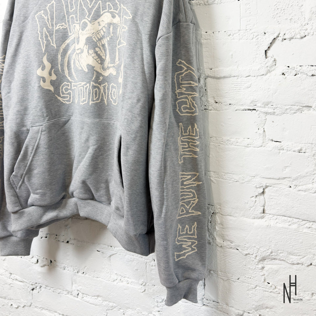 N-Hype Studio 'We Run the City' szara bluza z kapturem.