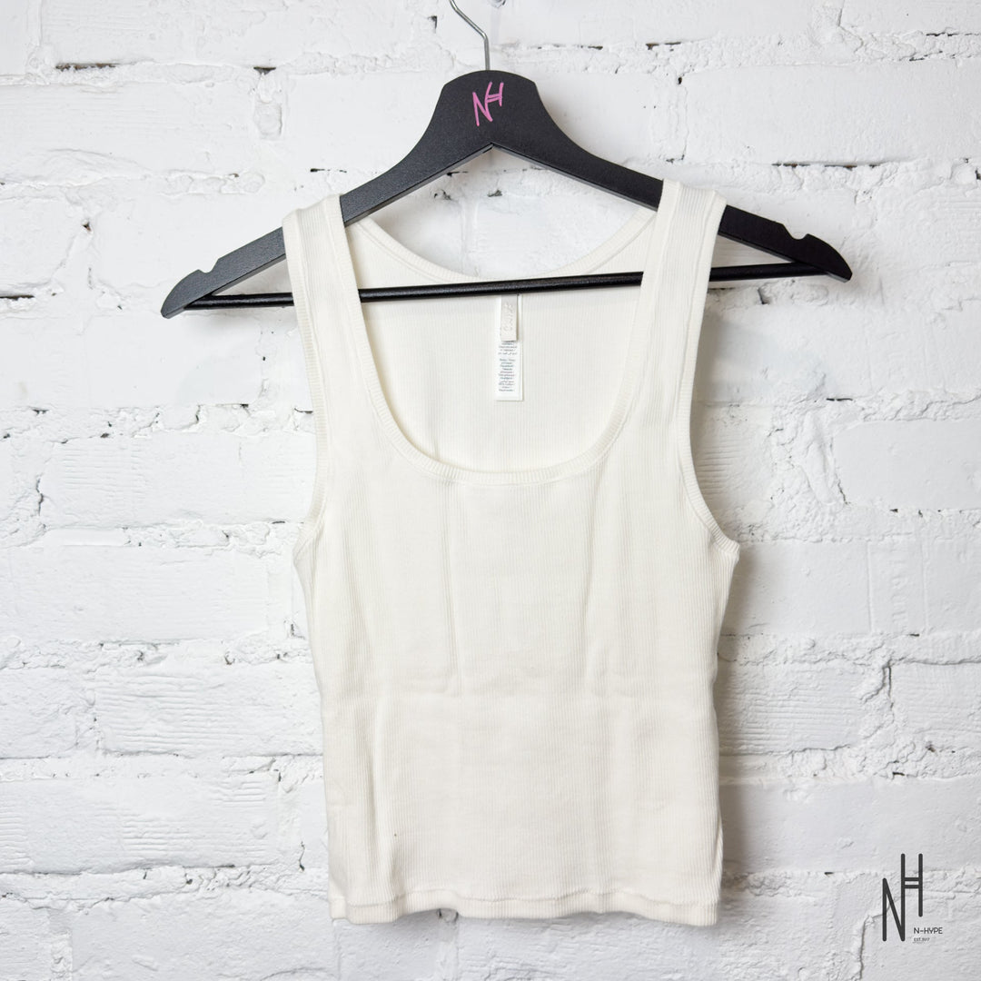 N-Hype SKIMS Cotton Rib Tank Quartz biała koszulka damska