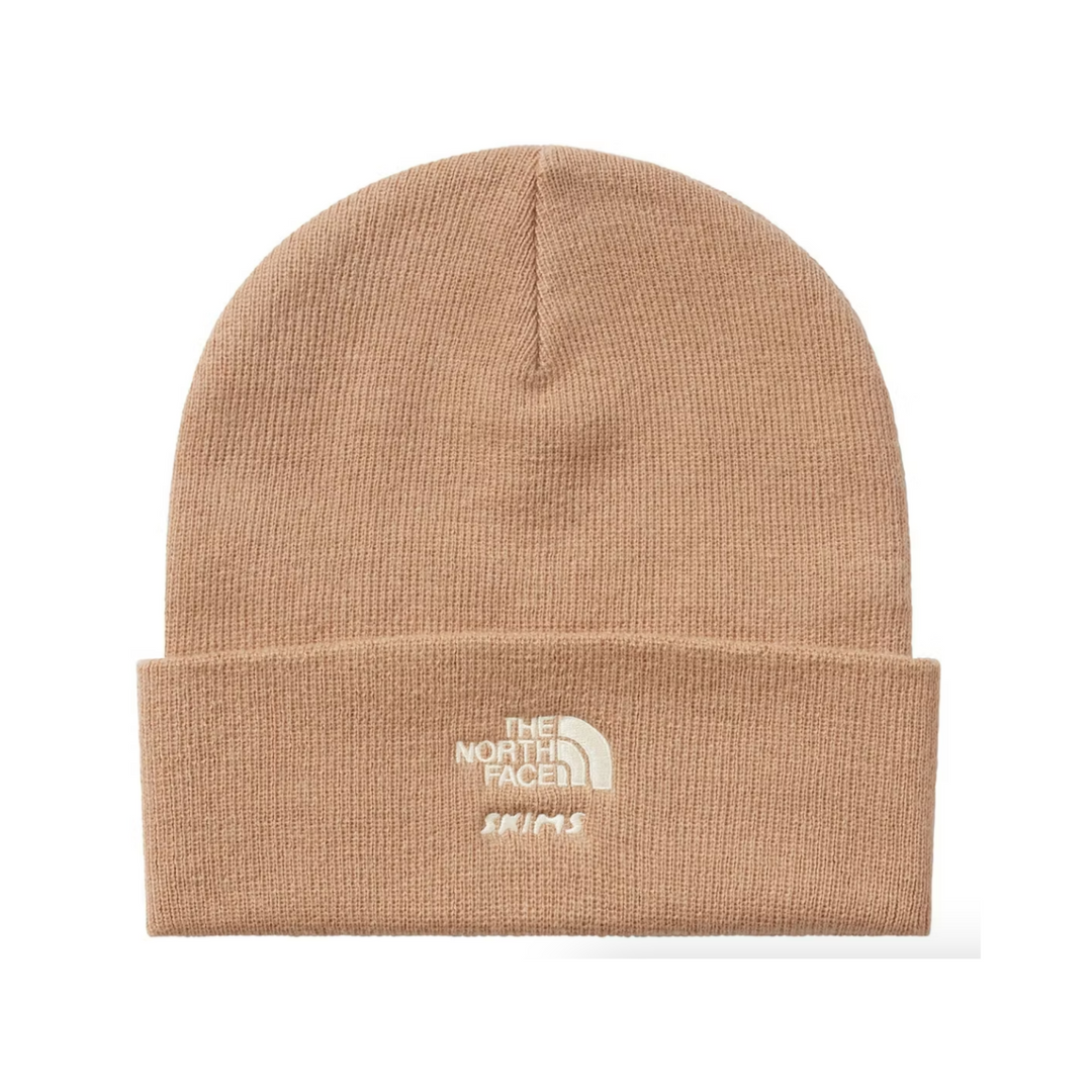 SKIMS x TNF Logo Beanie Ochre czapka marki SKIMS w kolorze ochry na N-Hype