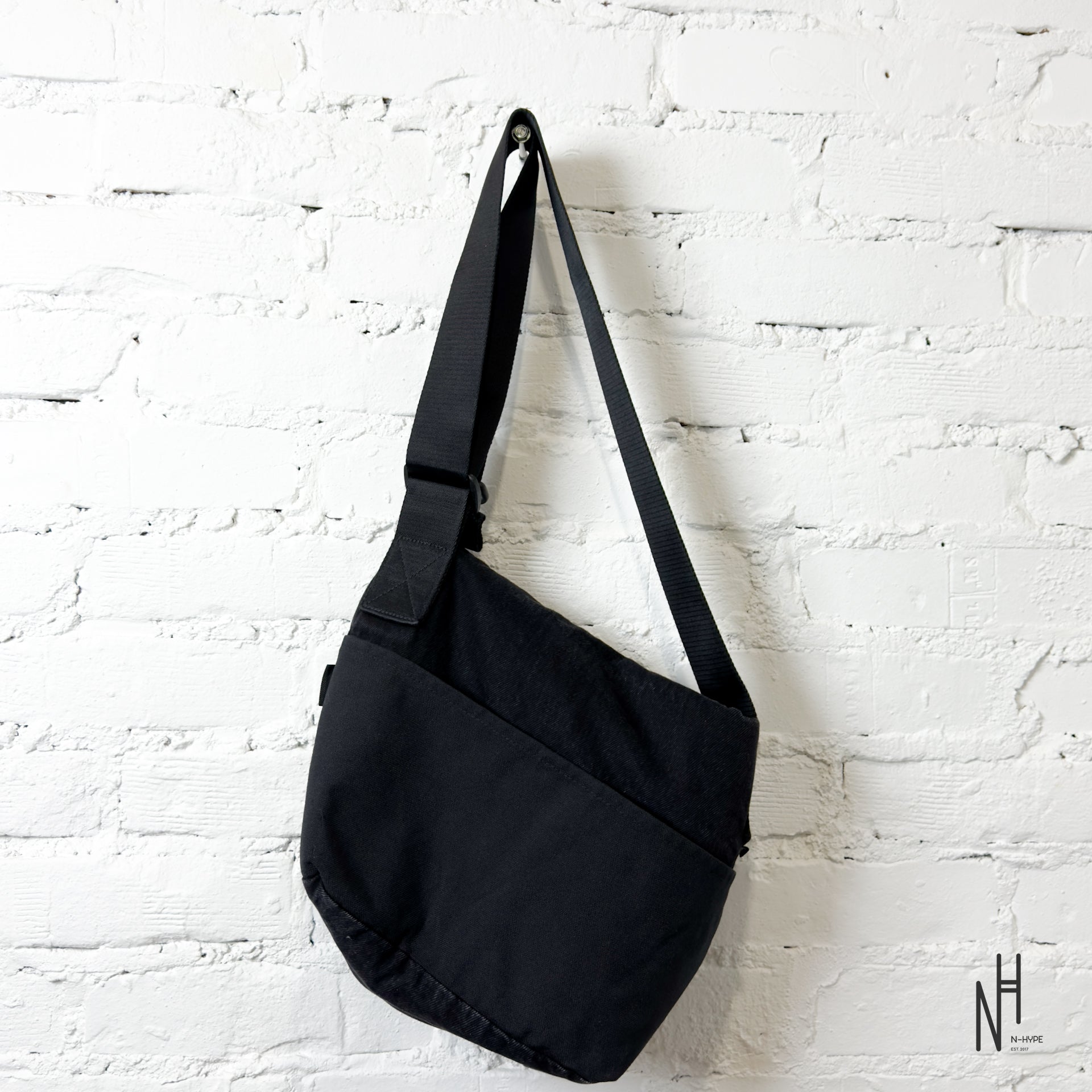 Supreme Denim Messenger Bag Black | N-Hype