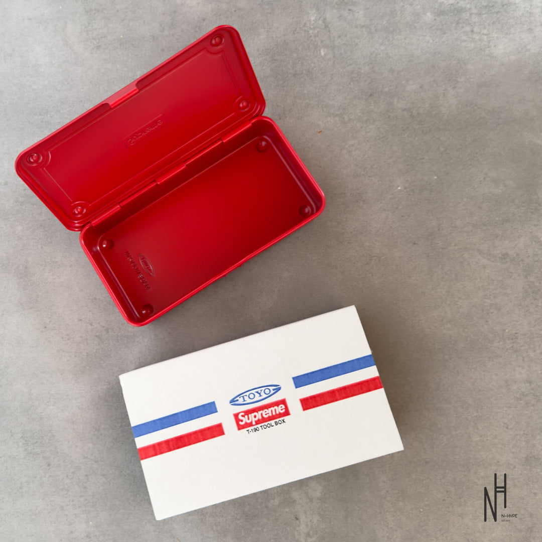 Supreme Toyo Steel T-190 Mini Toolbox Red na N-Hype - czerwona mini skrzynka narzędziowa.