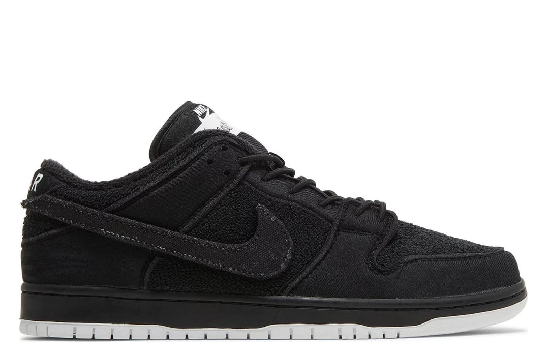 Nike SB Dunk Low Gnarhunters