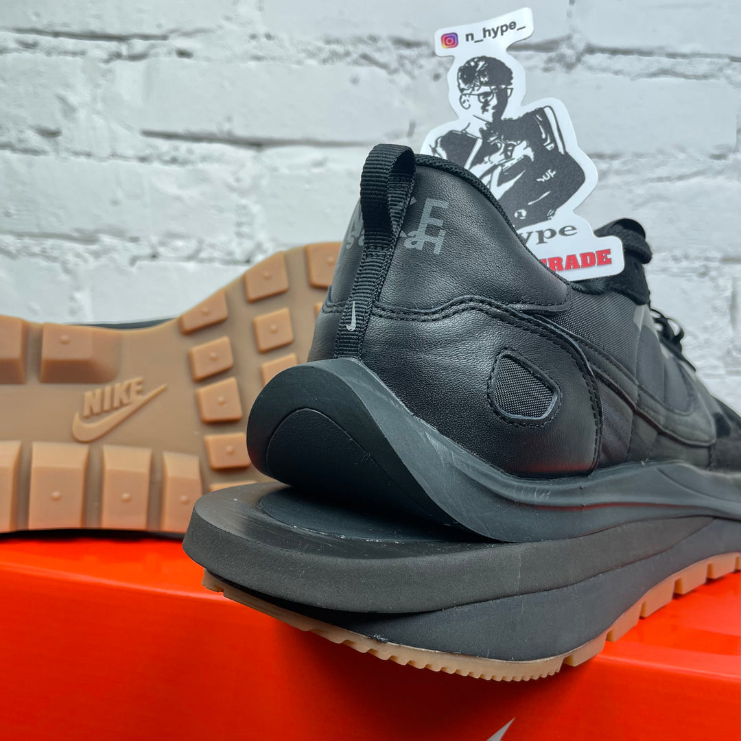 Nike Vaporwaffle sacai Black Gum