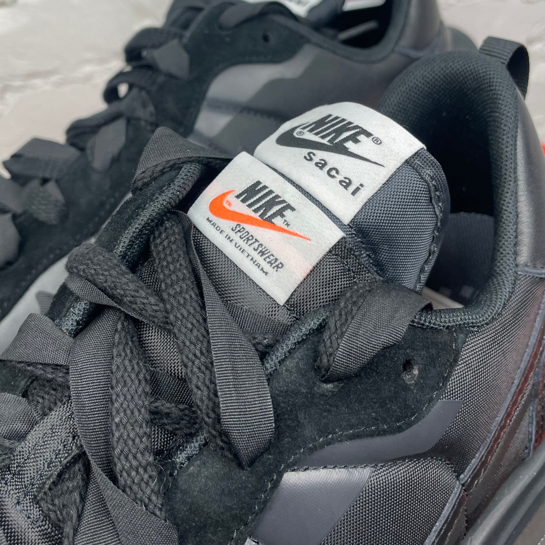 Nike Vaporwaffle sacai Black Gum